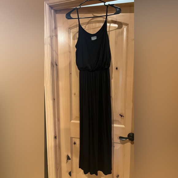 Black Dress - Picture 2 of 4